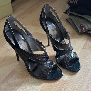 Guess Elegant Black and Brown Heels